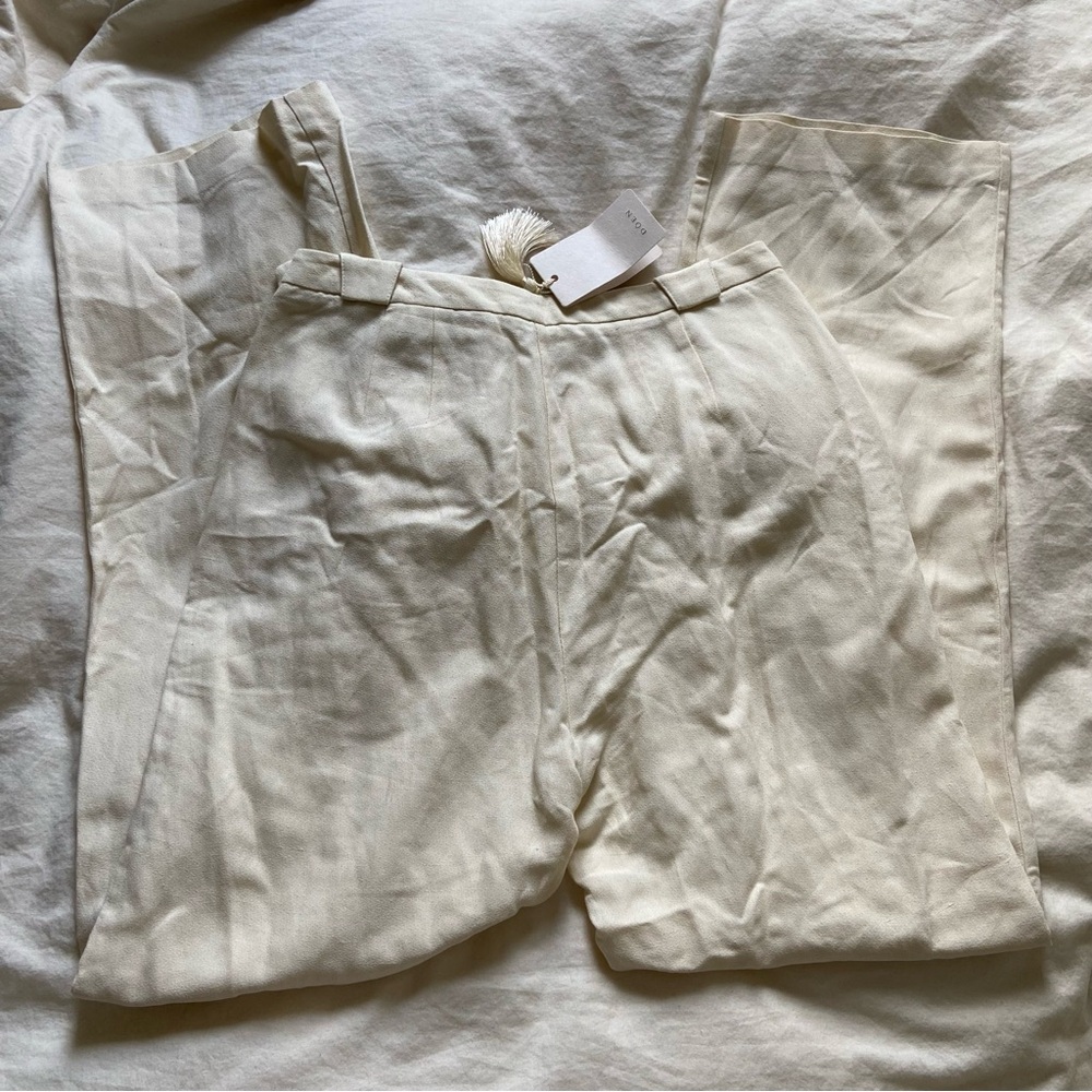 Doen Cream High-Waist Wide Leg Trousers - Picture 3 of 7